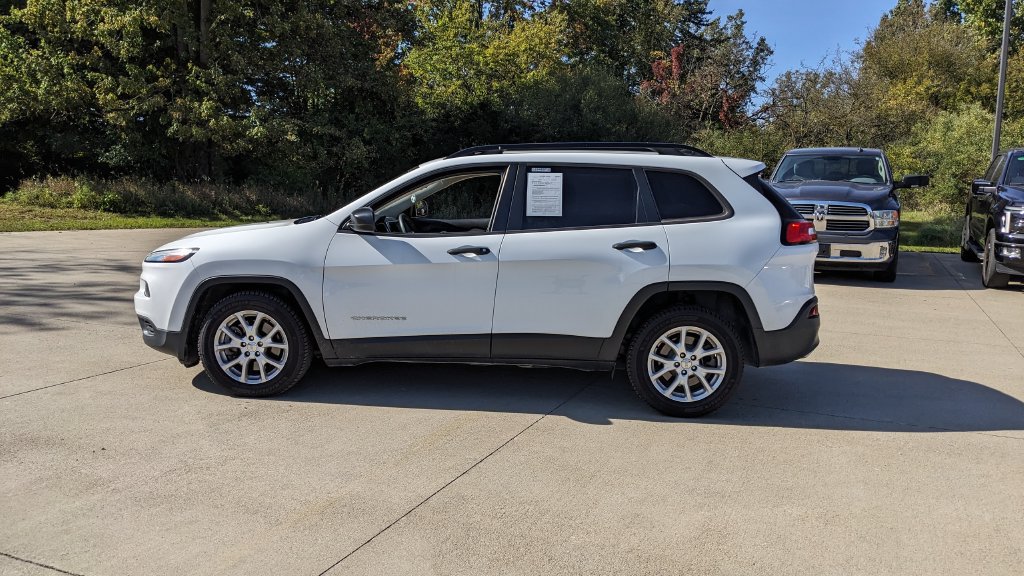 Used 2016 Jeep Cherokee Sport FWD image 6
