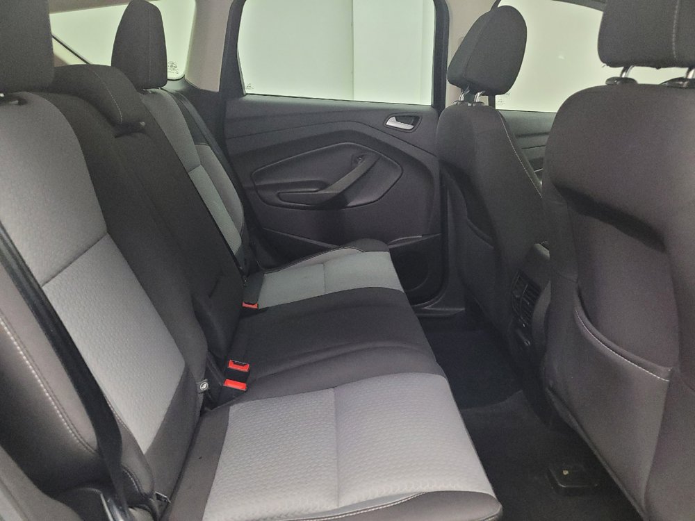 Used 2017 Ford Escape SE w/ SE Cold Weather Package AWD/4WD image 19