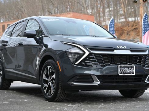 Used 2023 Kia Sportage EX image 8