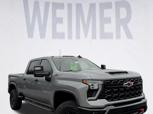 Used 2025 Chevrolet Silverado 2500 ZR2 AWD/4WD image 11