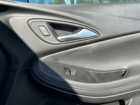 Used 2025 Buick Encore GX Preferred AWD/4WD image 17