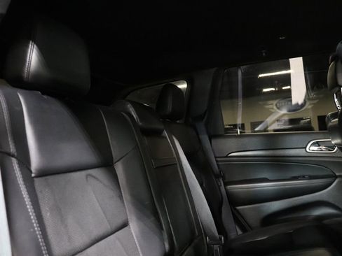 Used 2018 Jeep Grand Cherokee Altitude image 26
