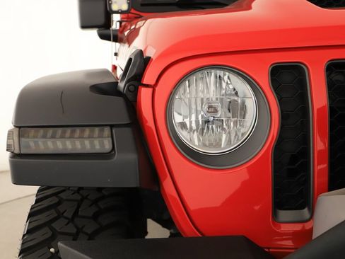Used 2020 Jeep Gladiator Mojave AWD/4WD image 38