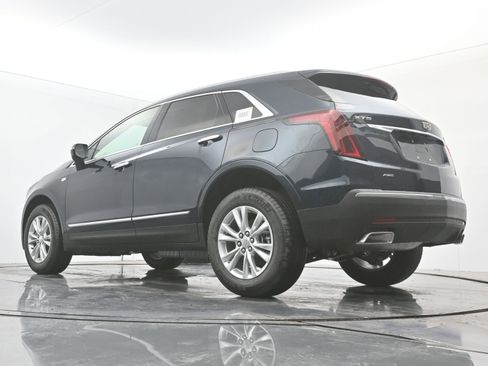 New 2026 Cadillac XT5 Luxury image 17