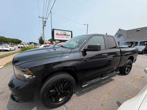 Used 2017 RAM 1500 Express w/ Black Ram 1500 Express Group AWD/4WD image 2