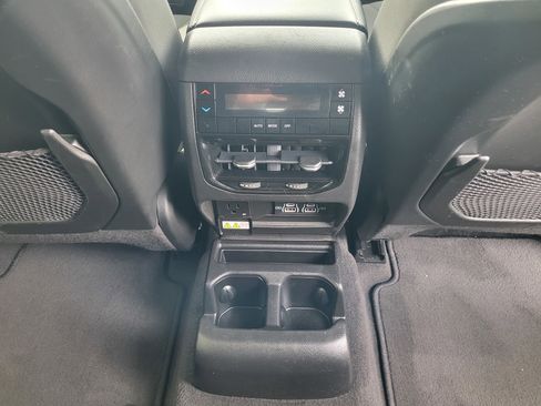 Used 2022 Jeep Grand Cherokee L Laredo w/ Luxury Tech Group I image 20