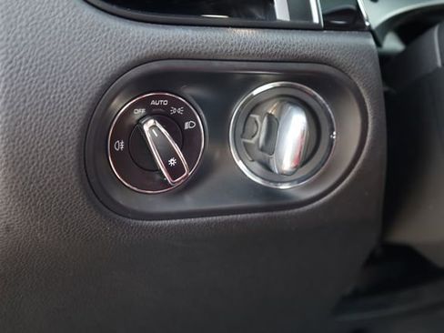 Used 2020 Porsche Macan S image 11