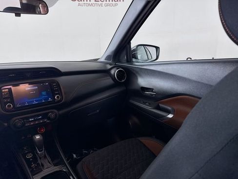 Used 2024 Nissan Kicks SR image 21