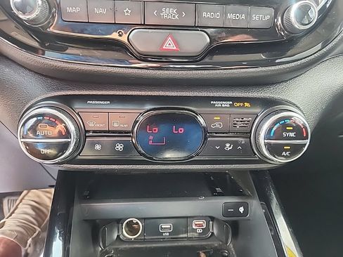 Used 2022 Kia Soul GT-Line FWD image 17