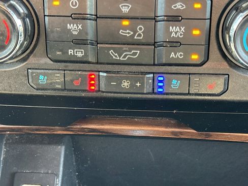 Used 2019 Ford F150 Lariat image 24