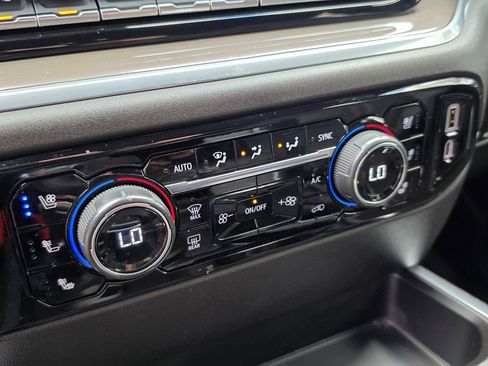 Used 2022 Chevrolet Silverado 1500 High Country image 40