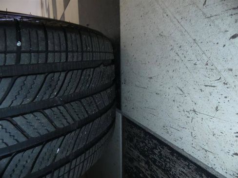 Used 2023 Tesla Model Y Long Range image 33