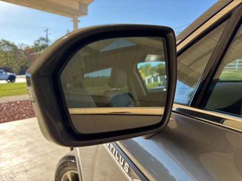 Used 2022 Lincoln Nautilus Reserve w/ Equipment Group 201A image 39