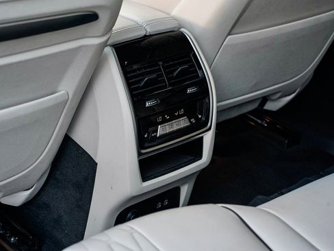 Used 2023 BMW X7 M60i w/ Executive Package image 18