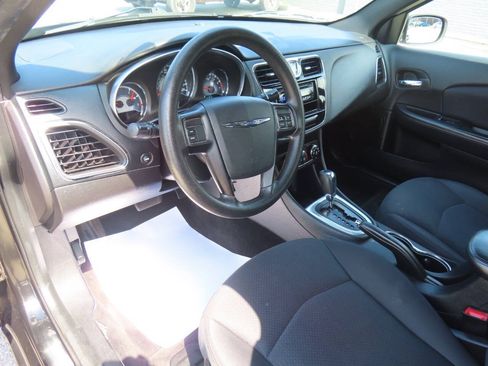 Used 2013 Chrysler 200 LX FWD image 11