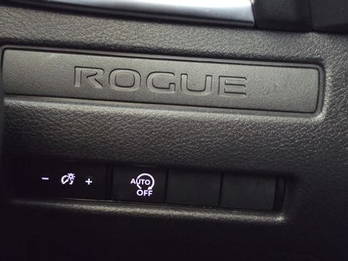 Used 2024 Nissan Rogue S AWD/4WD image 20