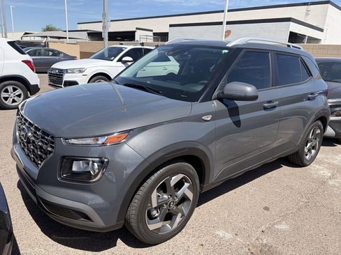 Certified 2023 Hyundai Venue SEL FWD image 3