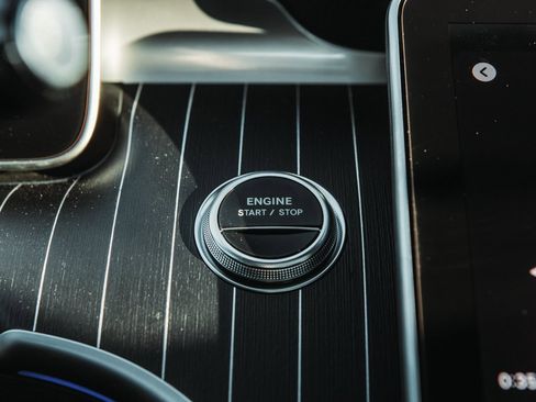 New 2025 Mercedes-Benz C 63 AMG S image 16