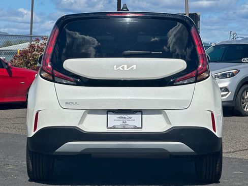 Used 2023 Kia Soul LX w/ LX Technology Package image 5