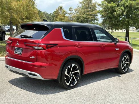 Used 2023 Mitsubishi Outlander SEL AWD/4WD image 3