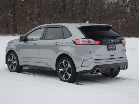 Used 2020 Ford Edge ST image 24