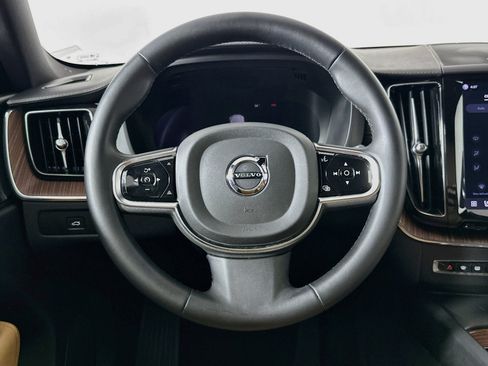 Used 2023 Volvo XC60 B5 Ultimate w/ Climate Package FWD image 18