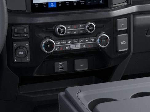 New 2026 Ford F250 Lariat w/ Black Appearance Package AWD/4WD image 15