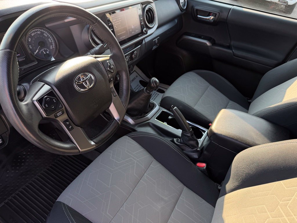 Used 2022 Toyota Tacoma TRD Off-Road w/ Black Out Package (TMS) AWD/4WD image 18