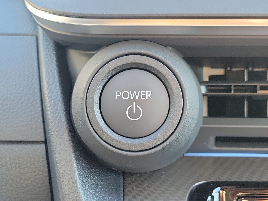 New 2027 Toyota Prius XLE FWD image 32