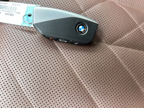 Used 2025 BMW X5 sDrive40i w/ M Sport Package RWD image 36