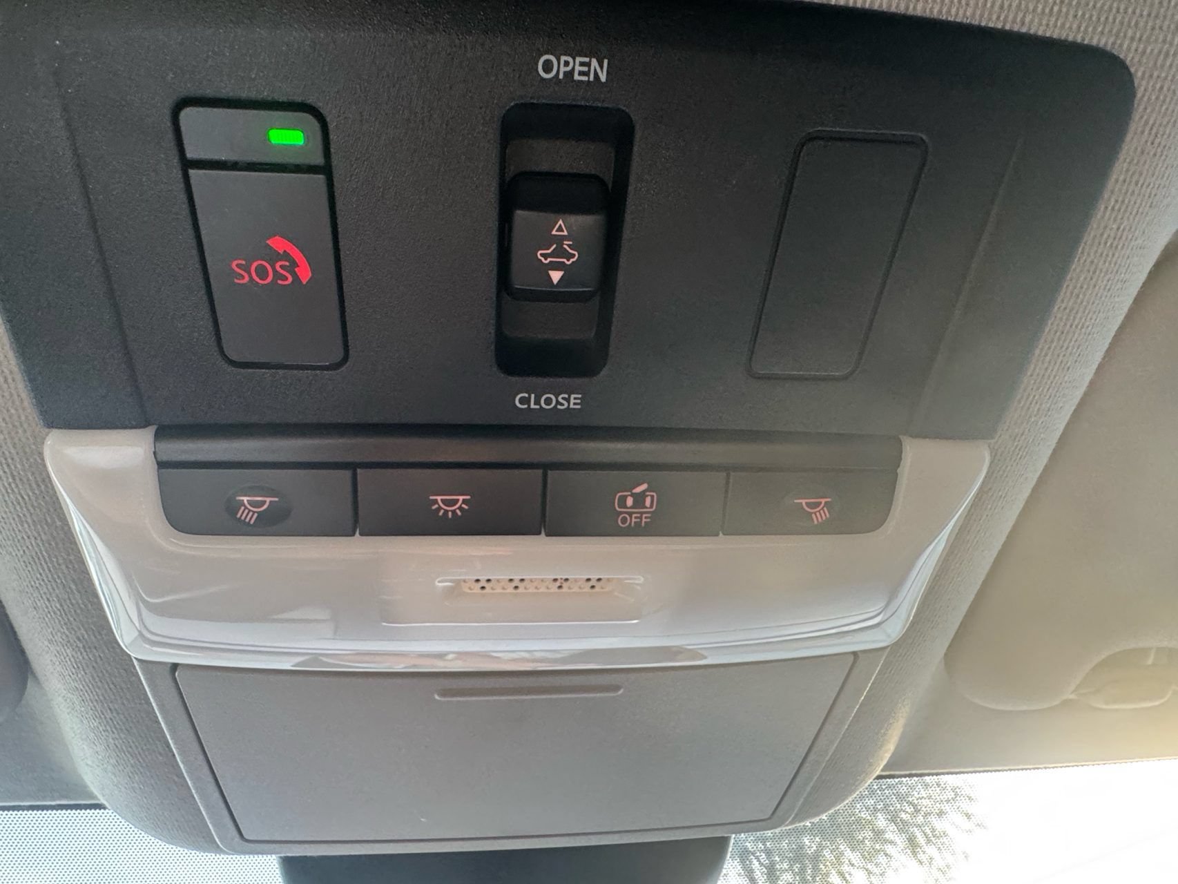 Used 2023 Nissan Sentra SR w/ SR Premium Package FWD image 19
