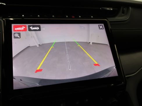 Used 2025 Jeep Grand Cherokee Limited w/ Luxury Tech Group II image 21