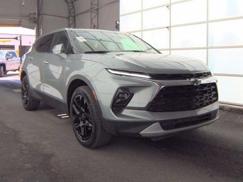 Used 2024 Chevrolet Blazer LT w/ Convenience Package FWD image 4