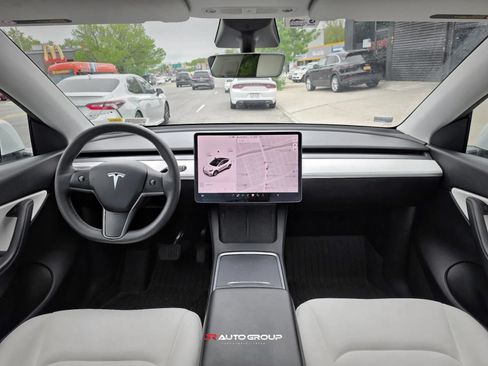 Used 2021 Tesla Model Y Long Range AWD/4WD image 13
