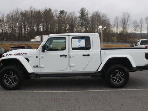 Used 2024 Jeep Gladiator Mojave image 4