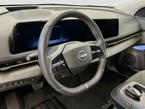 Used 2024 Nissan Ariya AWD image 18