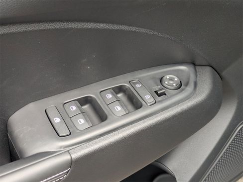 New 2025 Hyundai Venue Limited image 16