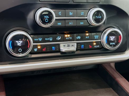 Used 2024 Ford Expedition Limited image 23