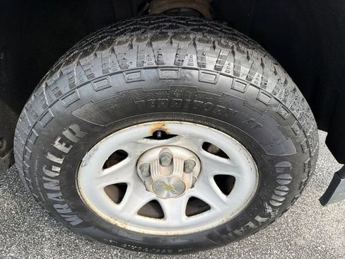 Used 2014 Chevrolet Silverado 1500 W/T RWD image 12