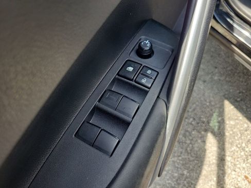 Used 2024 Toyota Corolla Cross LE w/ Moonroof Package FWD image 14