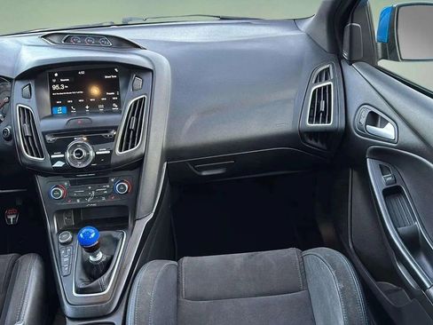 Used 2017 Ford Focus RS image 35