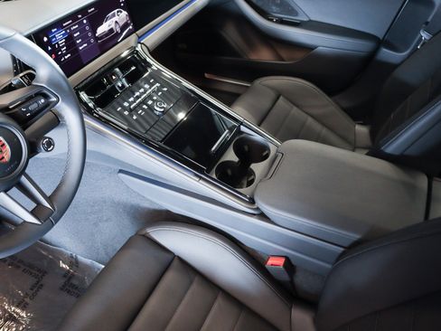 New 2026 Porsche Panamera 4 AWD/4WD image 17