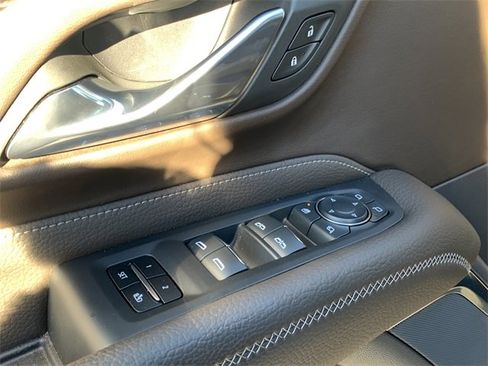 Used 2023 GMC Yukon Denali image 17