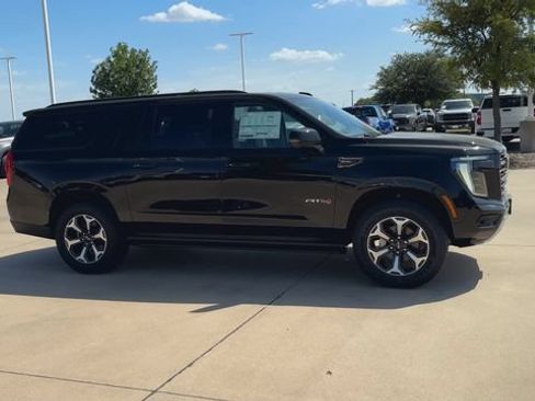 New 2026 GMC Yukon XL AT4 Ultimate AWD/4WD image 3