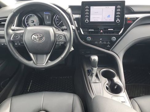 Used 2024 Toyota Camry SE image 10