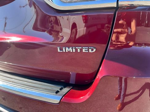 Used 2022 Jeep Grand Cherokee Limited AWD/4WD image 6