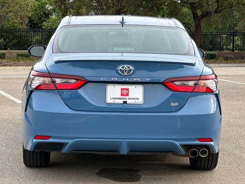 Used 2024 Toyota Camry SE image 5