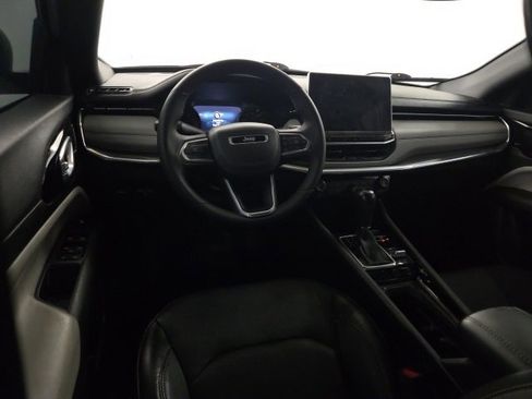 Used 2023 Jeep Compass Limited image 21