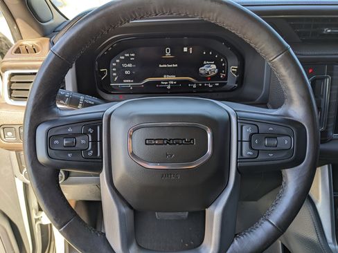 Used 2022 GMC Yukon XL Denali image 38