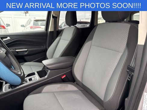 Used 2018 Ford Escape SE w/ SE Sync 3 Package AWD/4WD image 14